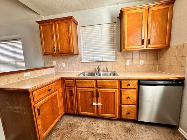 Photo - 3 Bedroom brick home in Del City