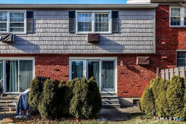 Building Photo - 62 Old Farms Ln Unit 62