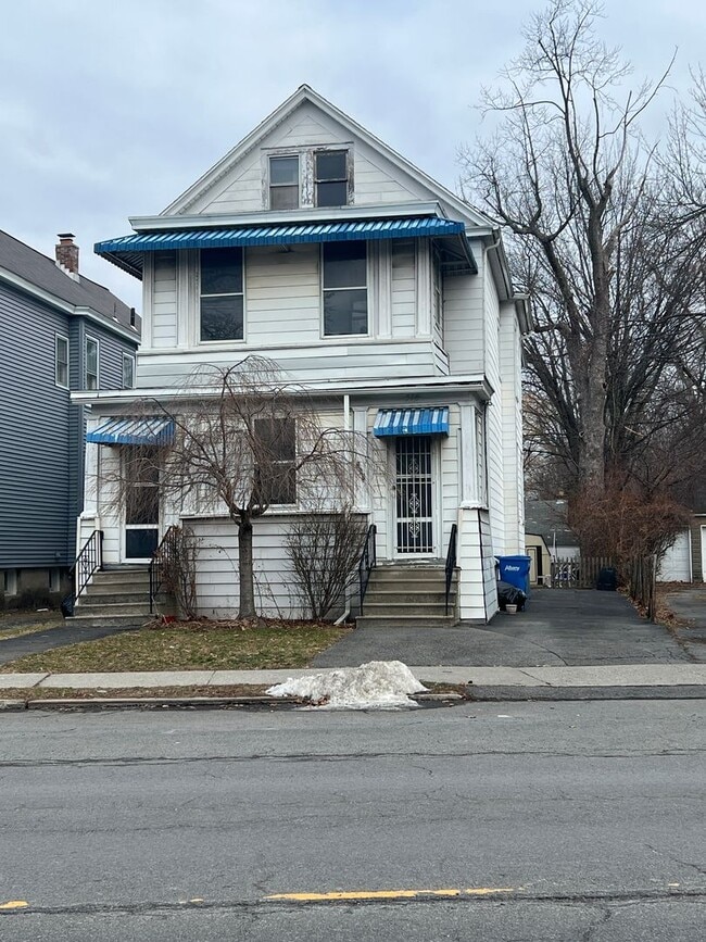 Building Photo - 315 New Scotland Ave Unit 1