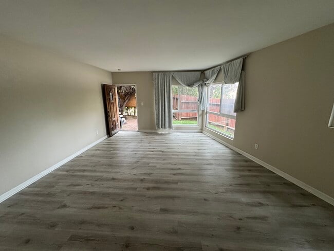 Building Photo - 5401 W Olympic Blvd Unit 1 Rental