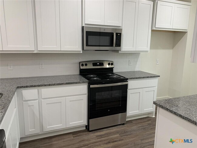 Photo - 1862 Royal Loop