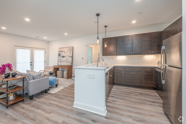 1BR, 1BA - 794SF - Kitchen/Living Room