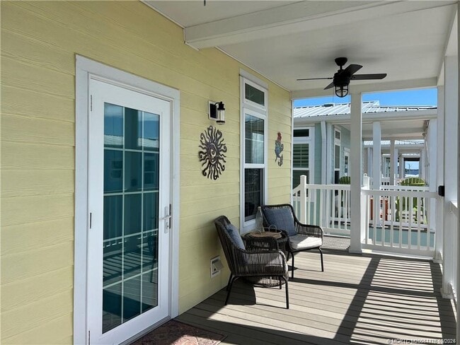 Photo - 102 NE Shoal Dr