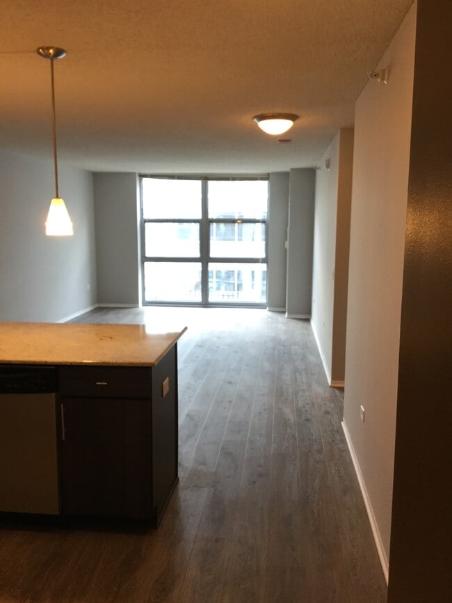 Photo - 330 N Canal St Unit 33E
