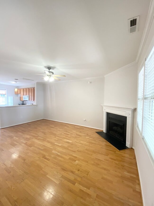 Photo - 330 Commons Dr