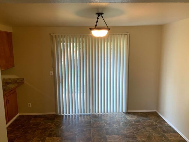 Photo - 2755 Kalmia St