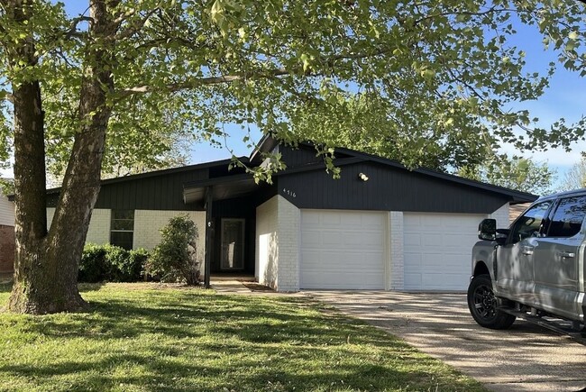 Photo - 4716 SE 47th St House