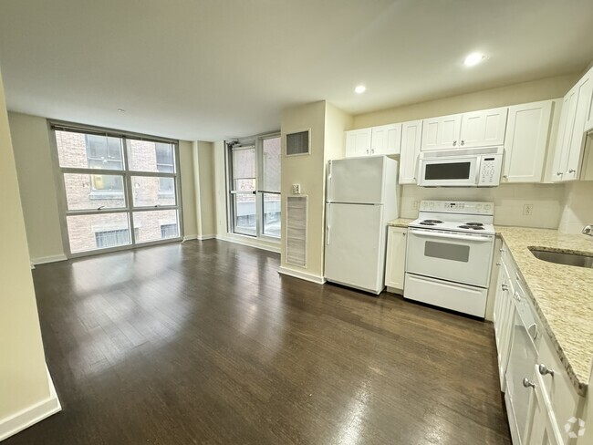 Building Photo - 41 Boylston St Unit 206 Rental