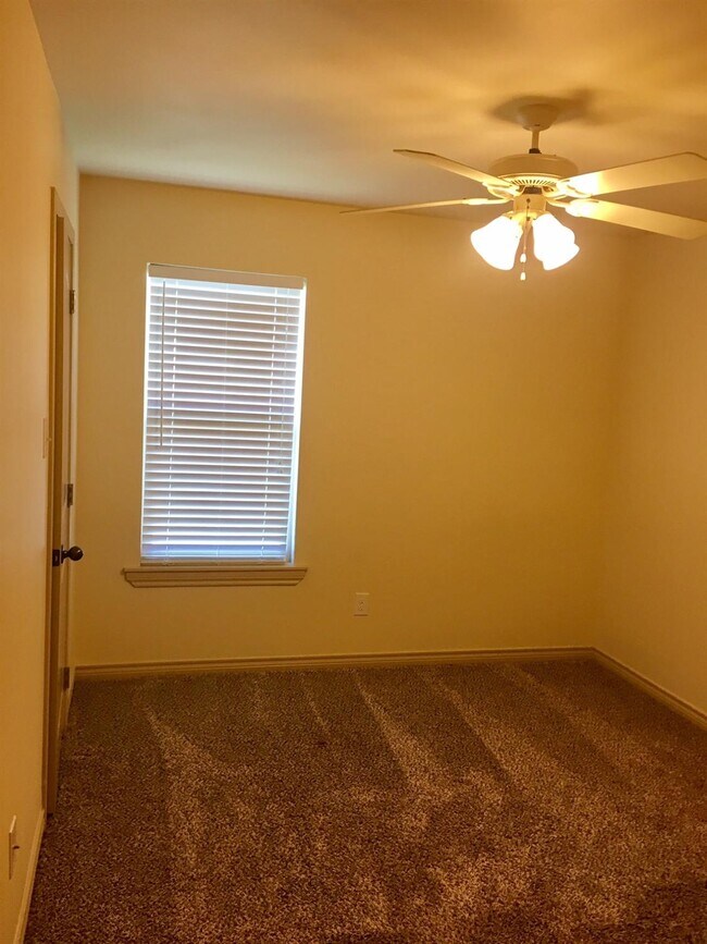 Photo - 5507 122nd Street