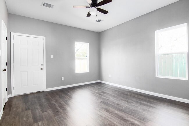 Photo - 1709 Stevens St