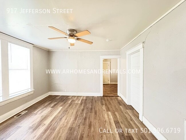 Photo - 917 Jefferson St