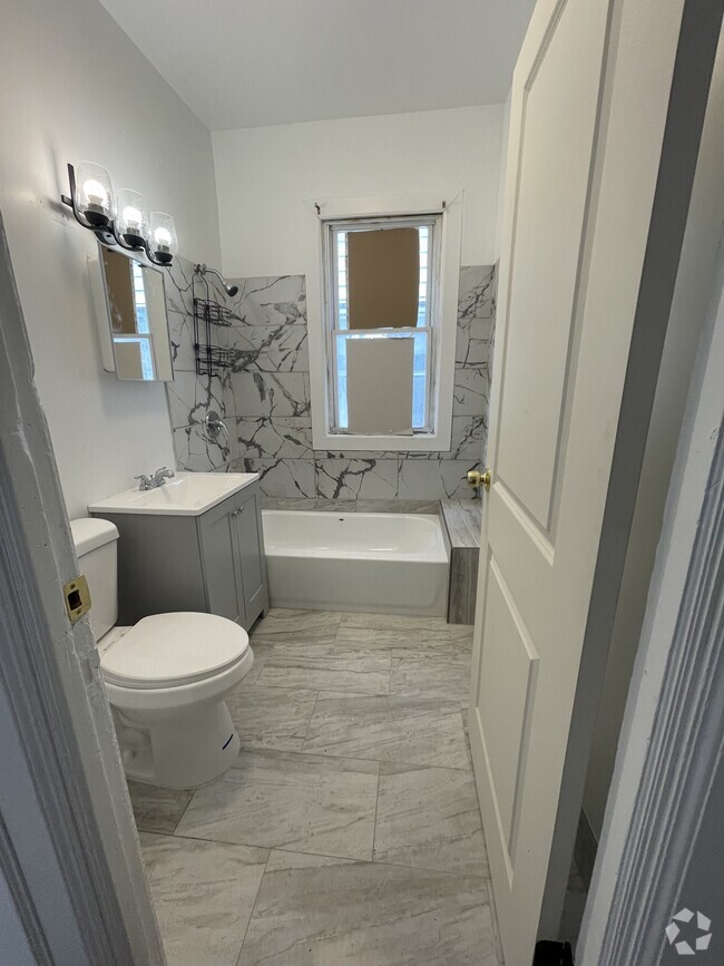 Building Photo - 3015 N Dr William Finlayson St Unit 3015 Lower Rental