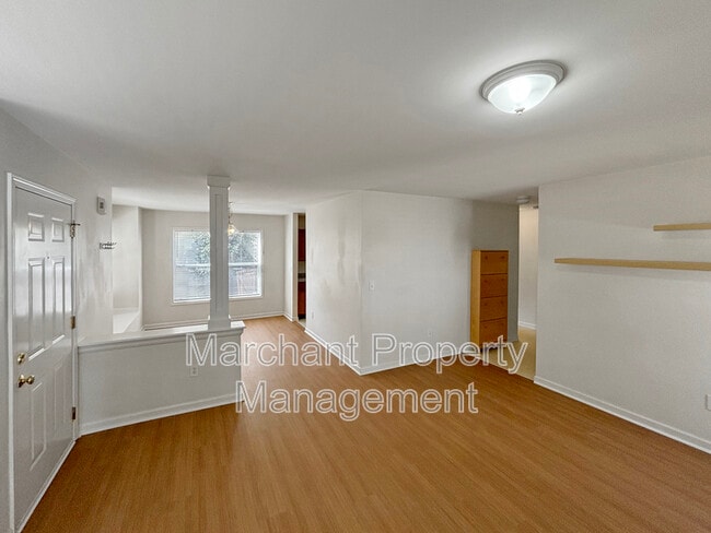 Photo - 335 Woodlark St