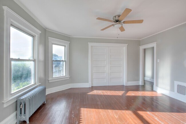 Photo - 325 Chestnut St Unit 3rd Floor