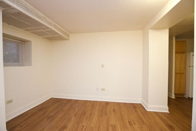 Photo - 626 W Wellington Ave Unit RG