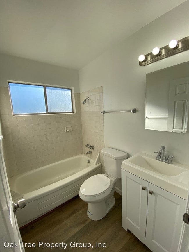 Photo - 3211 School St