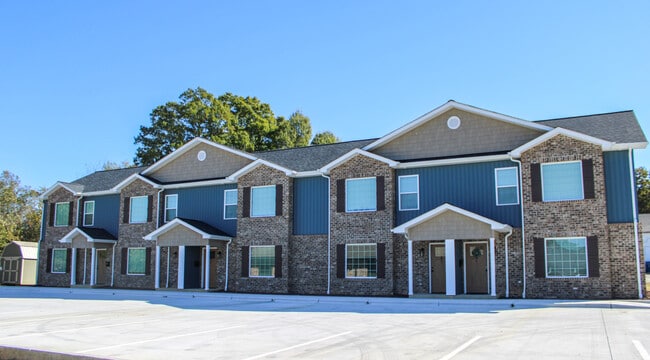 Building Photo - The Highlands on Main