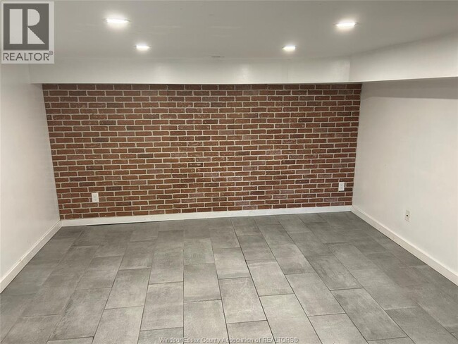 Photo - 1677 Betts Ave