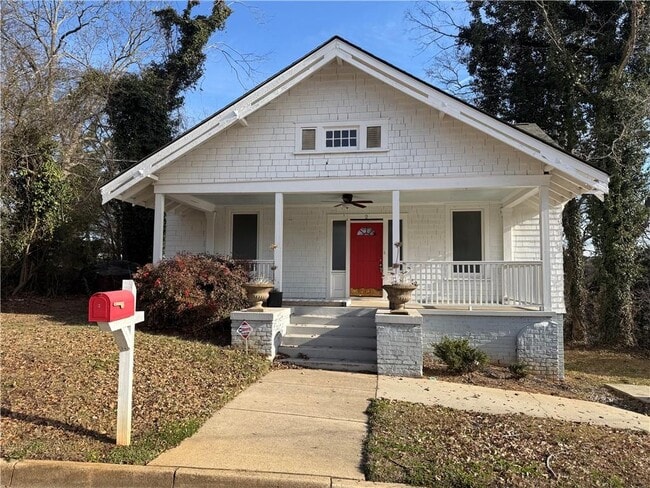 Building Photo - 2 Myrtle Dr