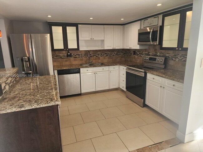 Photo - 537 N University Dr