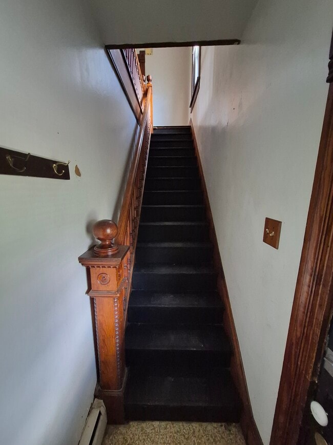 Photo - 62 S Gamble St Unit 62 1/2 - Upstairs