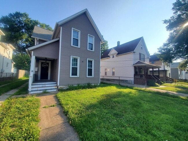 Building Photo - 2010 Forestdale Ave Unit 2010 Forestdale Ave -UP