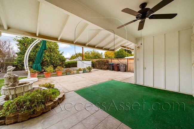 Building Photo - Gorgeous 3 Bed/2 Bath Home In Menifee Civic 55+ Community!