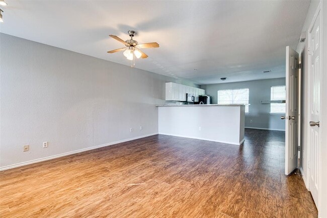 1830 River Crossing Cir