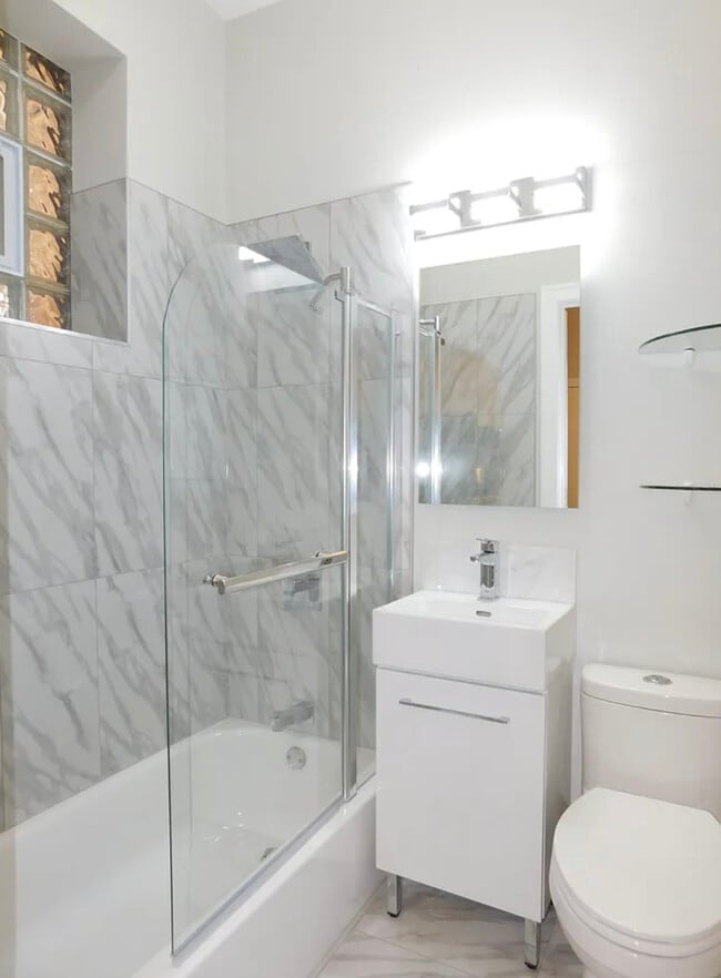 Photo - 1933 N Winchester Ave Unit 1F