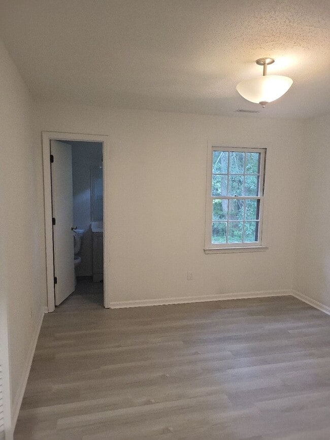 Photo - Nice 2 bedroom 2 bath duplex