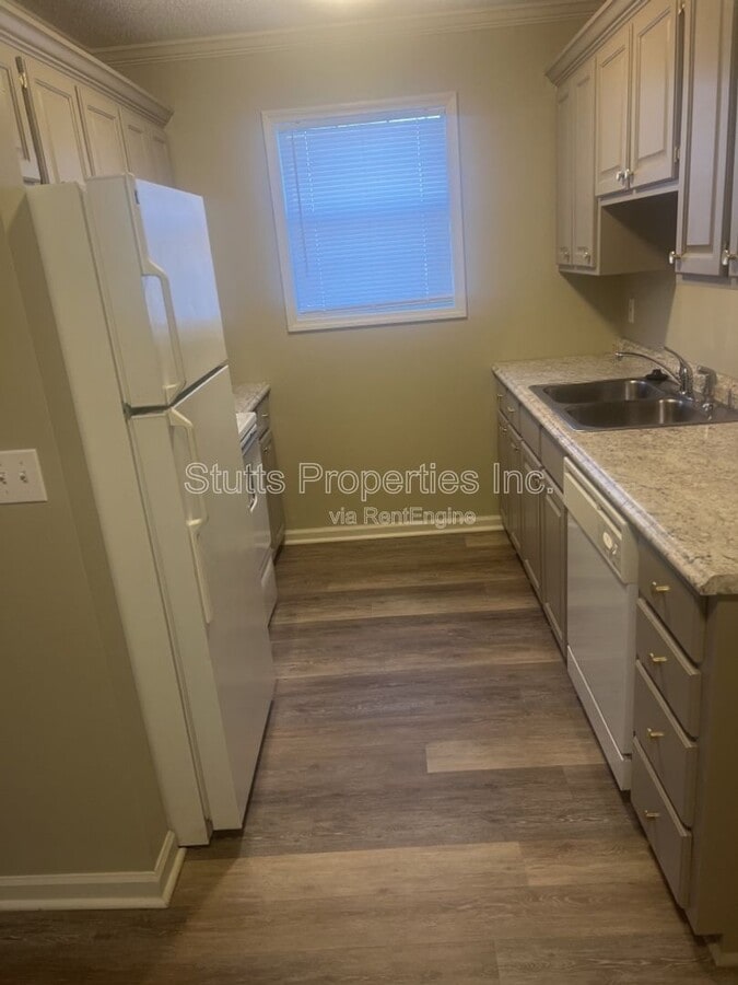 Photo - 321 W Irvine Ave Unit E