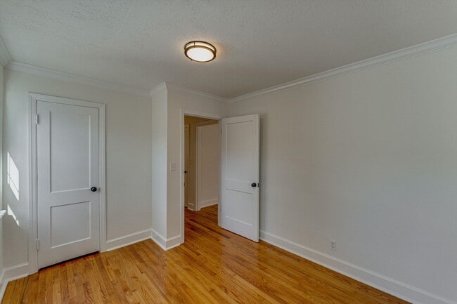 Photo - 4910 Golfview Dr