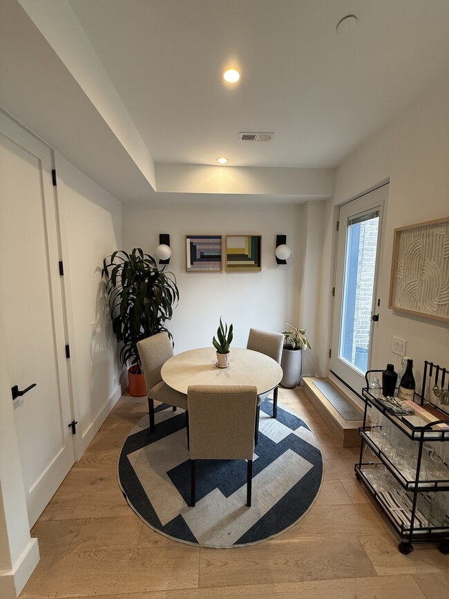 Photo - 1818 19th St NW Unidad 3