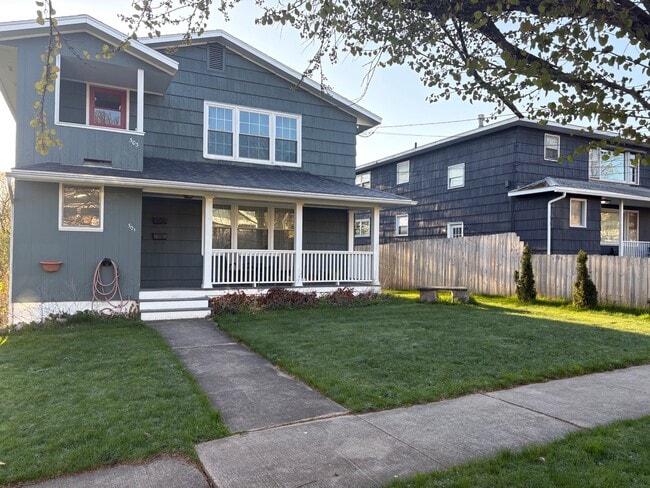 Photo - 301 Roosevelt Ave Unit 1