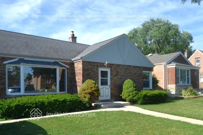 Building Photo - 4633 W 97th Pl