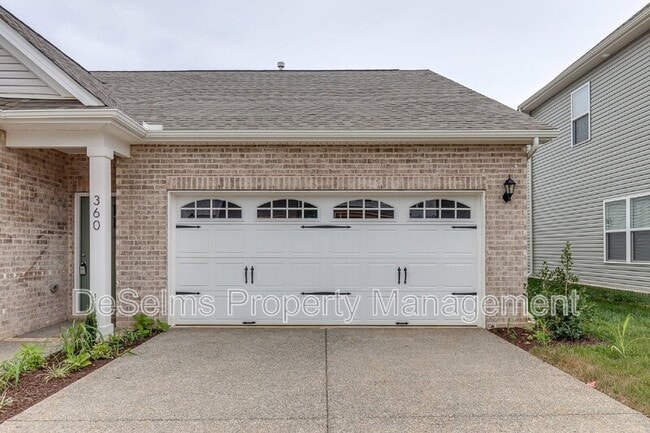 Photo - 107 Crabourne Dr