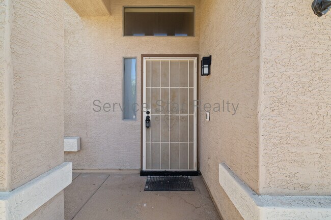 Photo - 15957 W Cottonwood St
