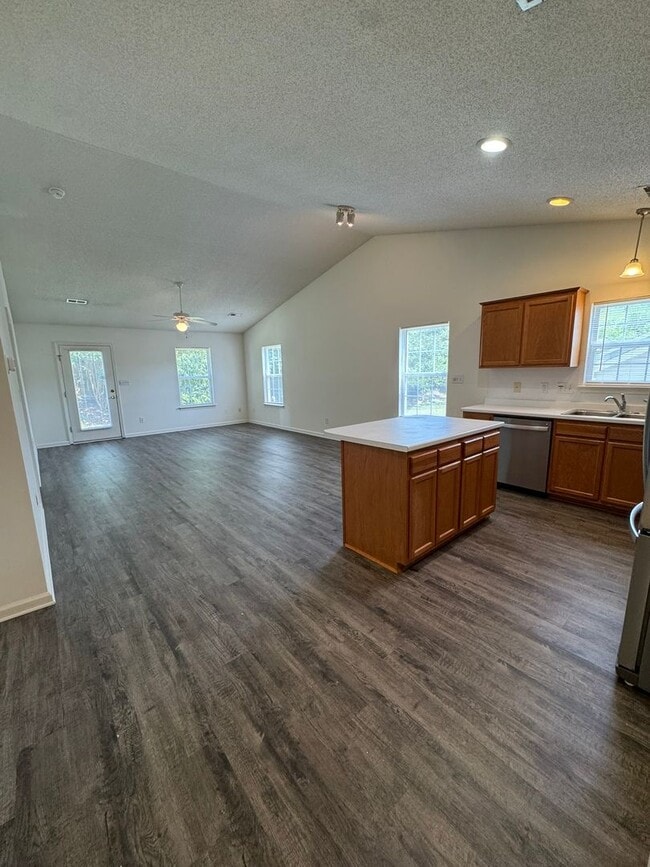 Photo - 132 Springwood Ln