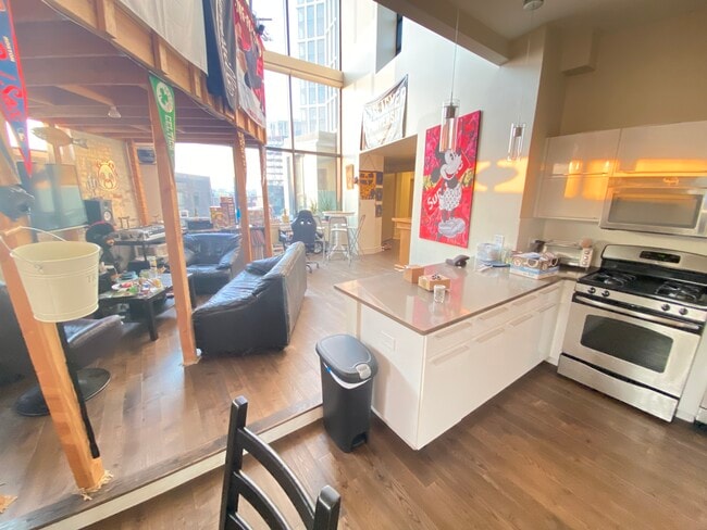 Photo - 1130 Boylston St