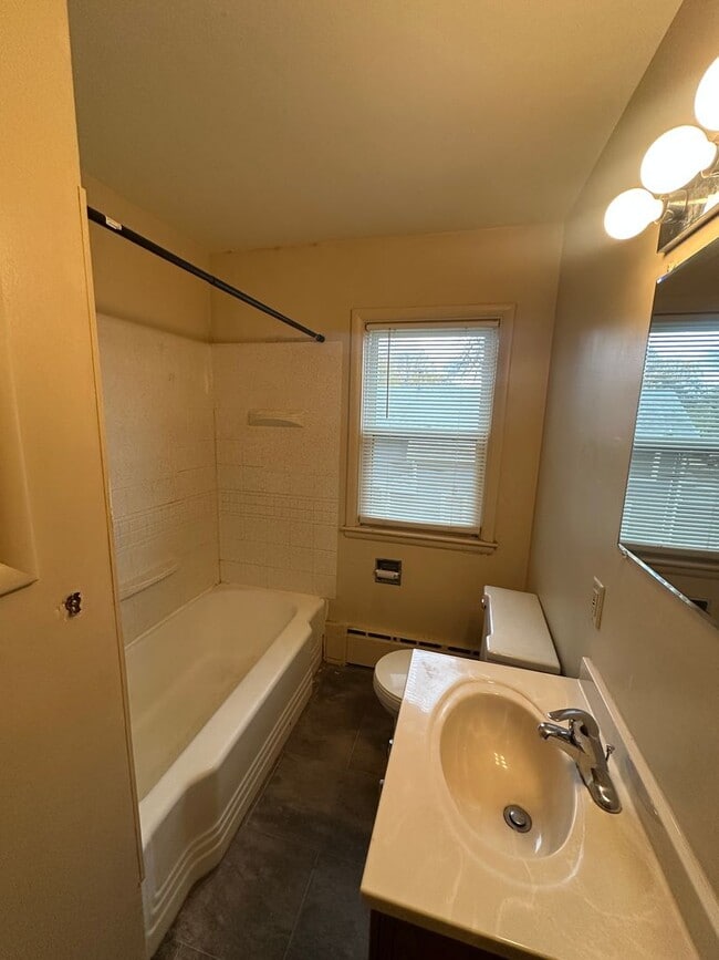 Photo - Hawthorne Unit 4