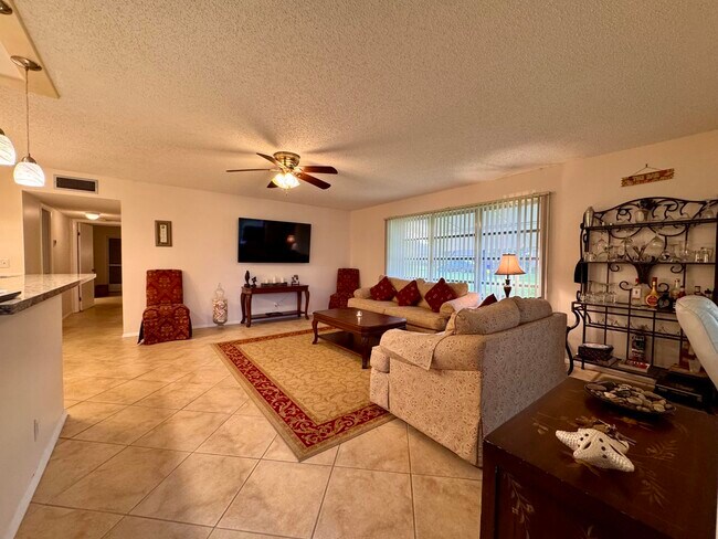 Photo - 1252 Club Dr W Unit D