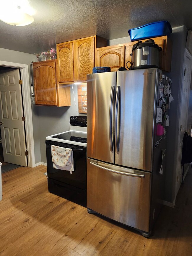 Photo - 27 S Elm St Unit 3