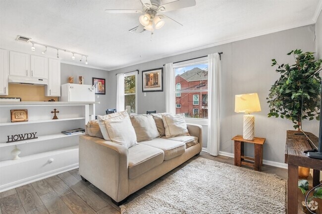 Building Photo - 1412 Michigan St Unit 1 Rental