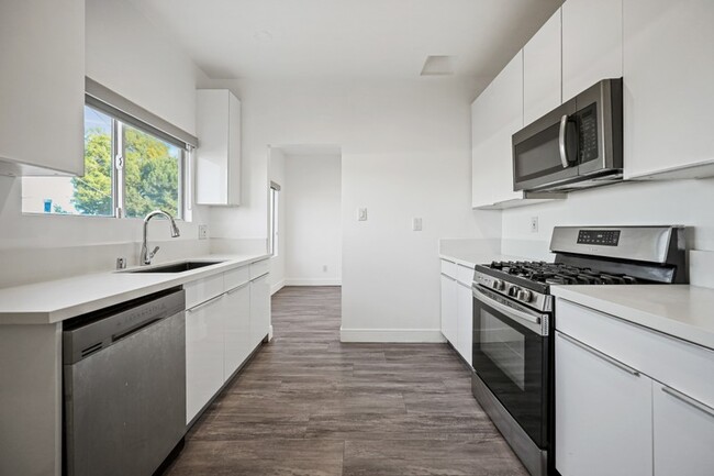 Photo - 627 Brittania St Unit 629