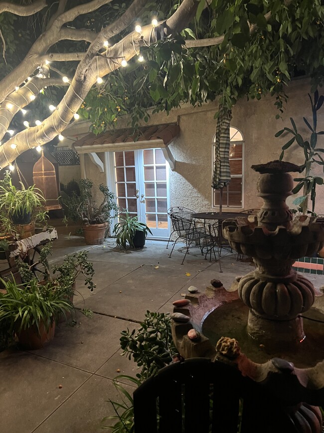 Building Photo - 1124 Hi Point St Unit ADU