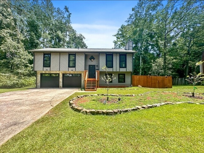 Building Photo - Beautiful 4-Bedroom Home with Modern Ameni...