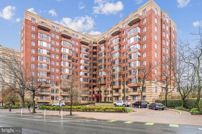 Photo - 2400 Clarendon Blvd Apartamento Unidad PH12