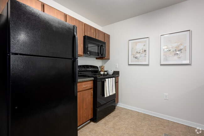 Belmont 2BR, 2BA - 1,096SF - Kitchen