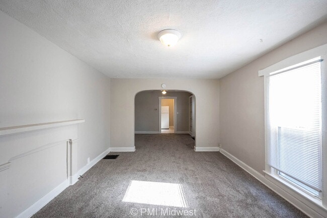 Photo - 1214 W 25th St