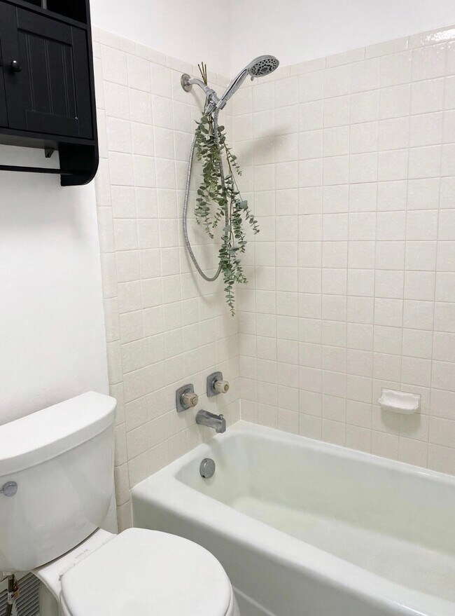 8272 Williamsburg Park Cir